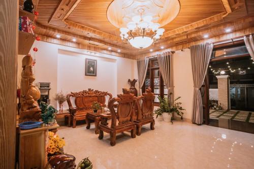Siêu Phẩm Quan Hoa Gần Phố - 72m Cực Hời 12,9 tỷ, Sở Hữu Ngay!
